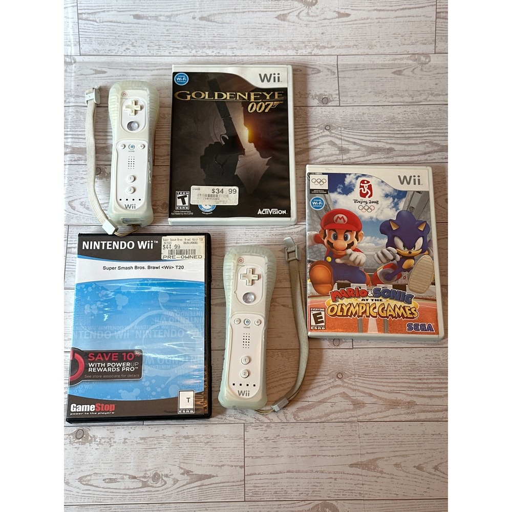 Nintendo Wii Game Bundle 2 Remotes White Smash Bros GoldenEye Mario Sonic Y2K